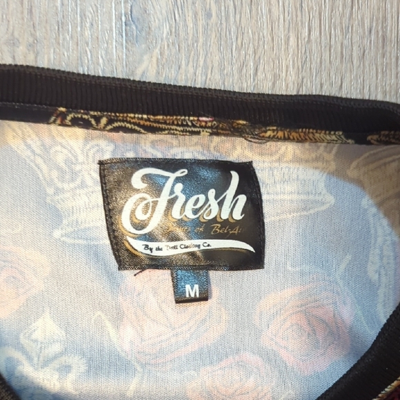 Ethik Black and Red Short Sleeve Tee with Regal Crown Design - Picture 2 of 2